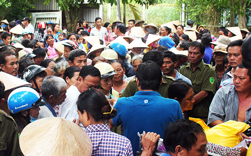 Hon 1000 nguoi ngheo da nhan duoc qua cua ty phu trung so 92 ty hinh anh goc