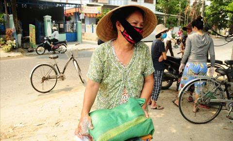 Nguoi ban ve so dao Toi nhan duoc mi gao tiep te roi khoi lo doi hinh anh 2